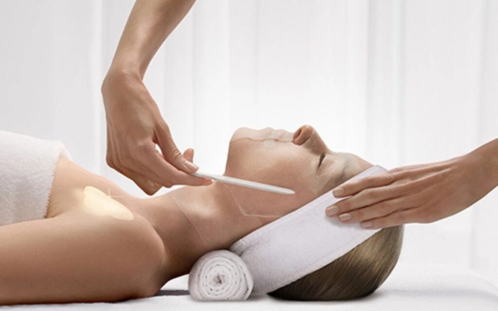 Valmont Hydration of the Bisses Gesichtsbehandlung für intensive Feuchtigkeitsversorgung dehydrierter Haut