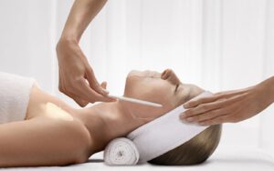 Valmont Hydration of the Bisses Gesichtsbehandlung für intensive Feuchtigkeitsversorgung dehydrierter Haut