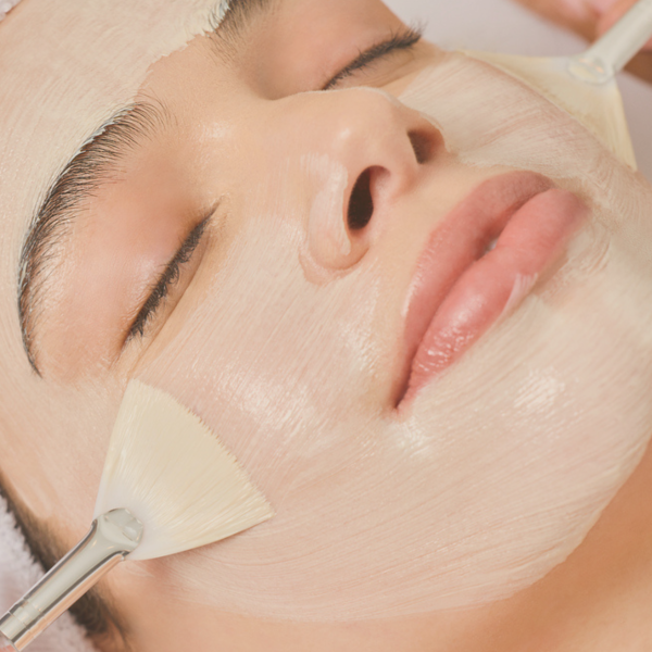 Is Clinical Behandlung Skin Expert Camelia Gundel